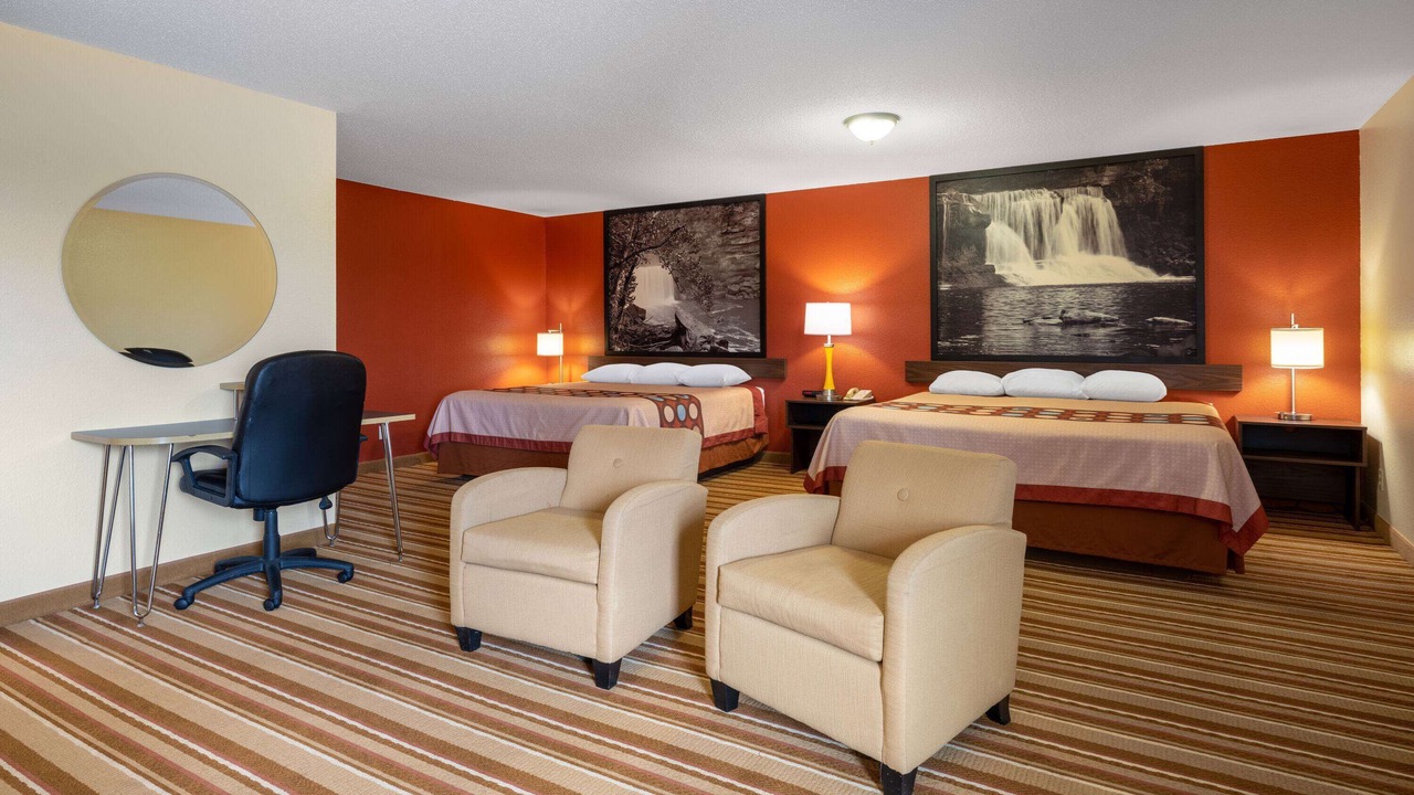 Photo of Livingroom in Mattoon