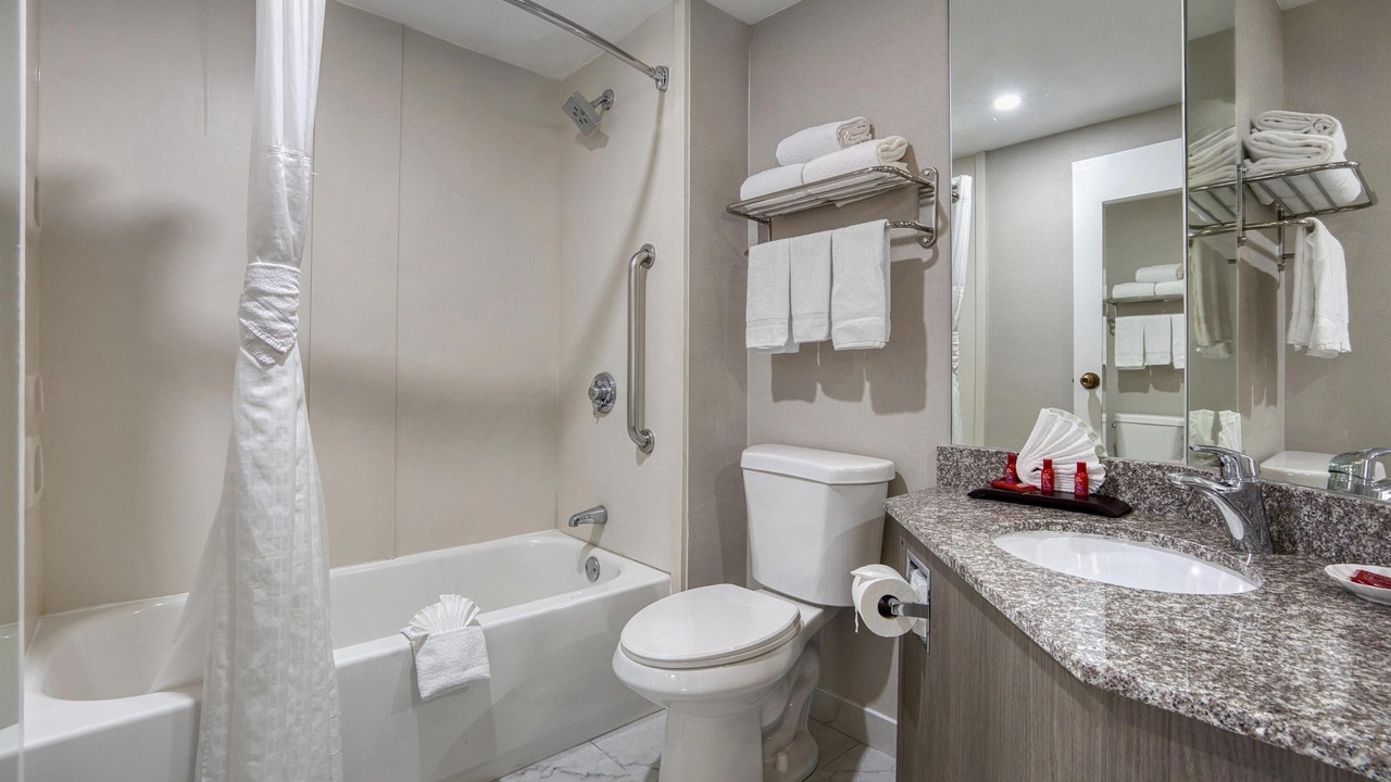 Photo of Bathroom in Lombard