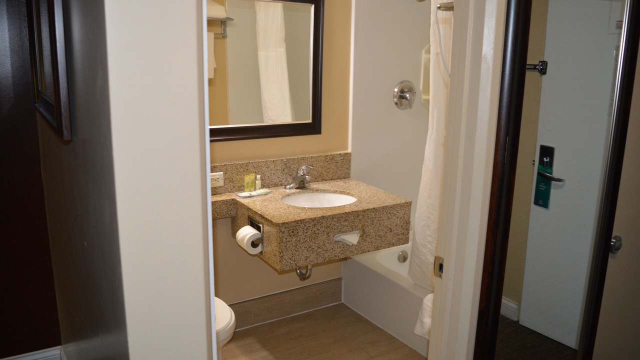 Photo of Bathroom in Schiller Park