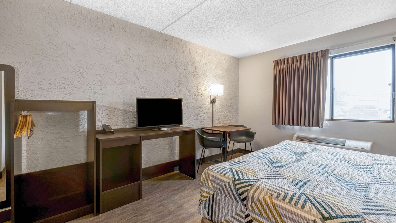 Photo of Bedroom in Elk Grove Village