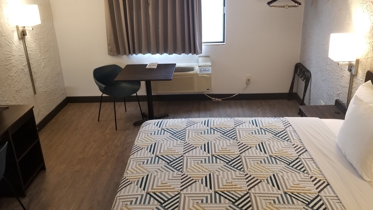Photo of Bedroom in Elk Grove Village