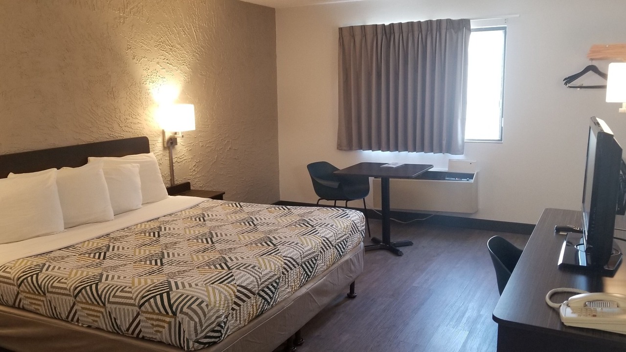 Photo of Bedroom in Elk Grove Village