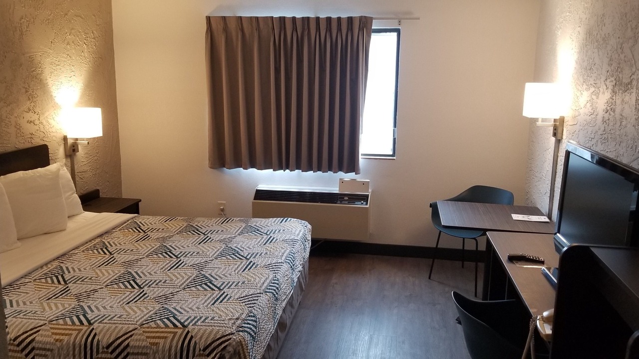 Photo of Bedroom in Elk Grove Village