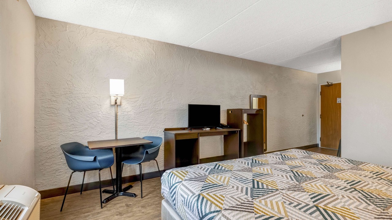 Photo of Bedroom in Elk Grove Village