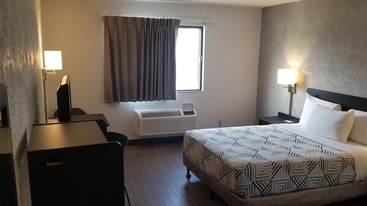 Photo of Bedroom in Elk Grove Village