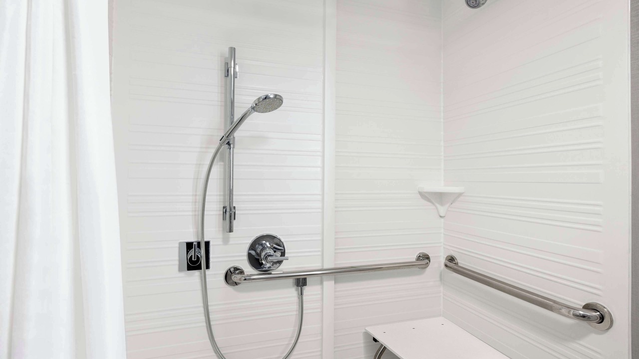 Photo of Bathroom in Schiller Park