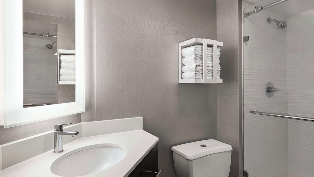 Photo of Bathroom in Schiller Park