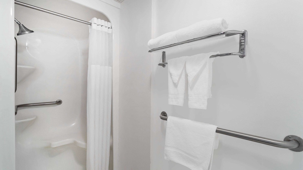 Photo of Bathroom in Waukegan
