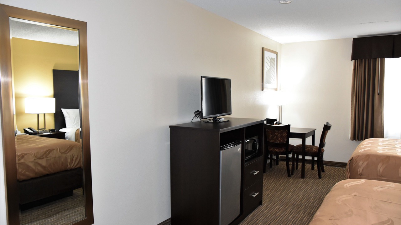 Photo of Bedroom in Metropolis