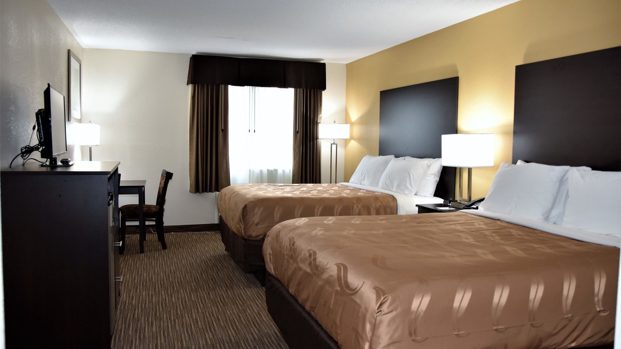 Photo of Bedroom in Metropolis