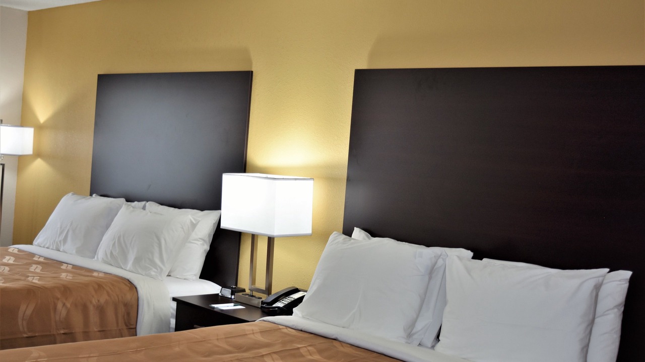Photo of Bedroom in Metropolis