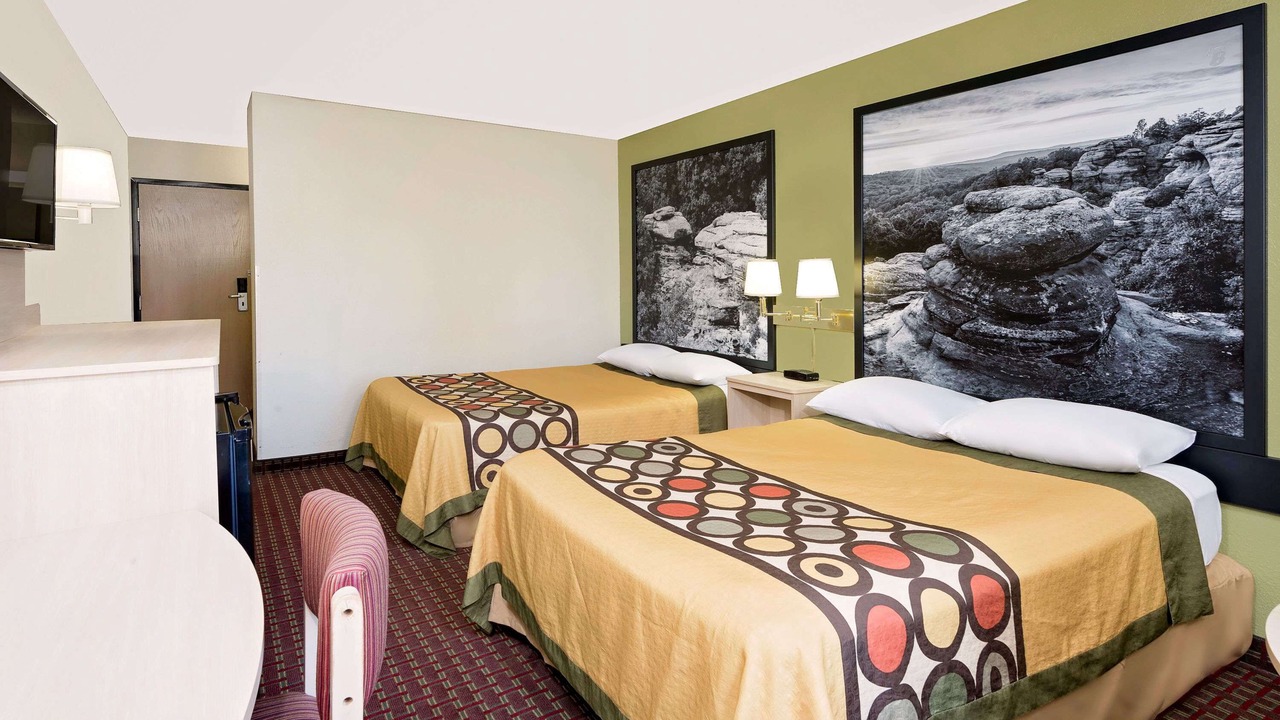 Photo of Bedroom in Metropolis