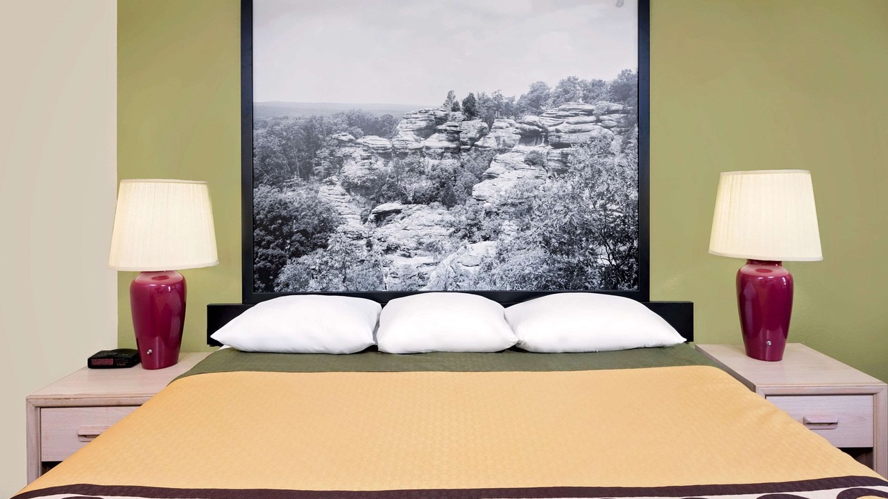 Photo of Bedroom in Metropolis