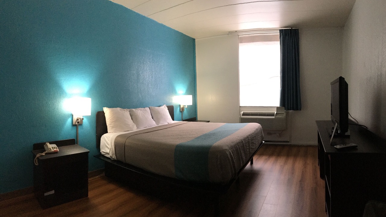 Photo of Bedroom in Melrose Park