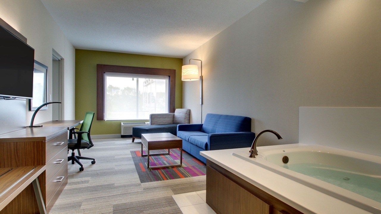 Photo of Bedroom in Aurora