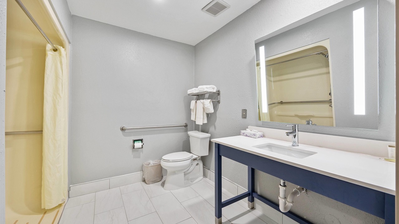 Photo of Bathroom in Urbana