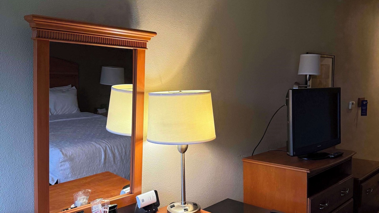 Photo of Bedroom in Forsyth
