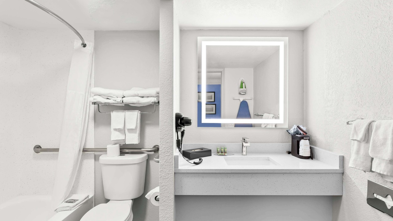 Photo of Bathroom in Schaumburg