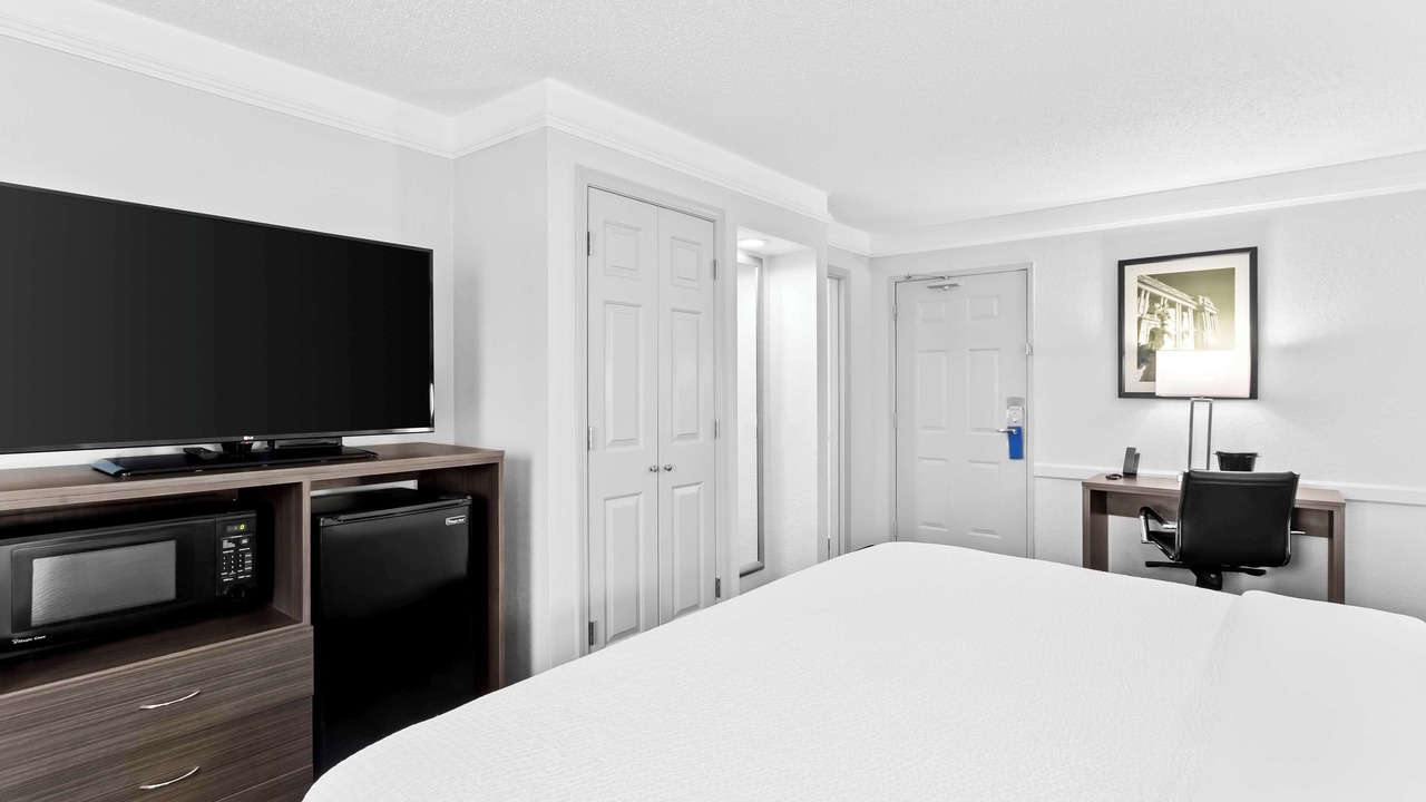 Photo of Bedroom in Schaumburg