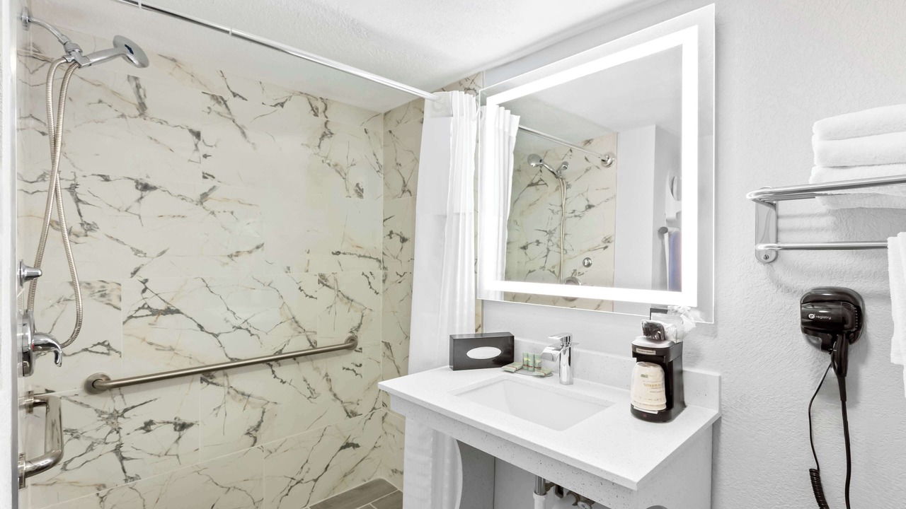 Photo of Bathroom in Schaumburg