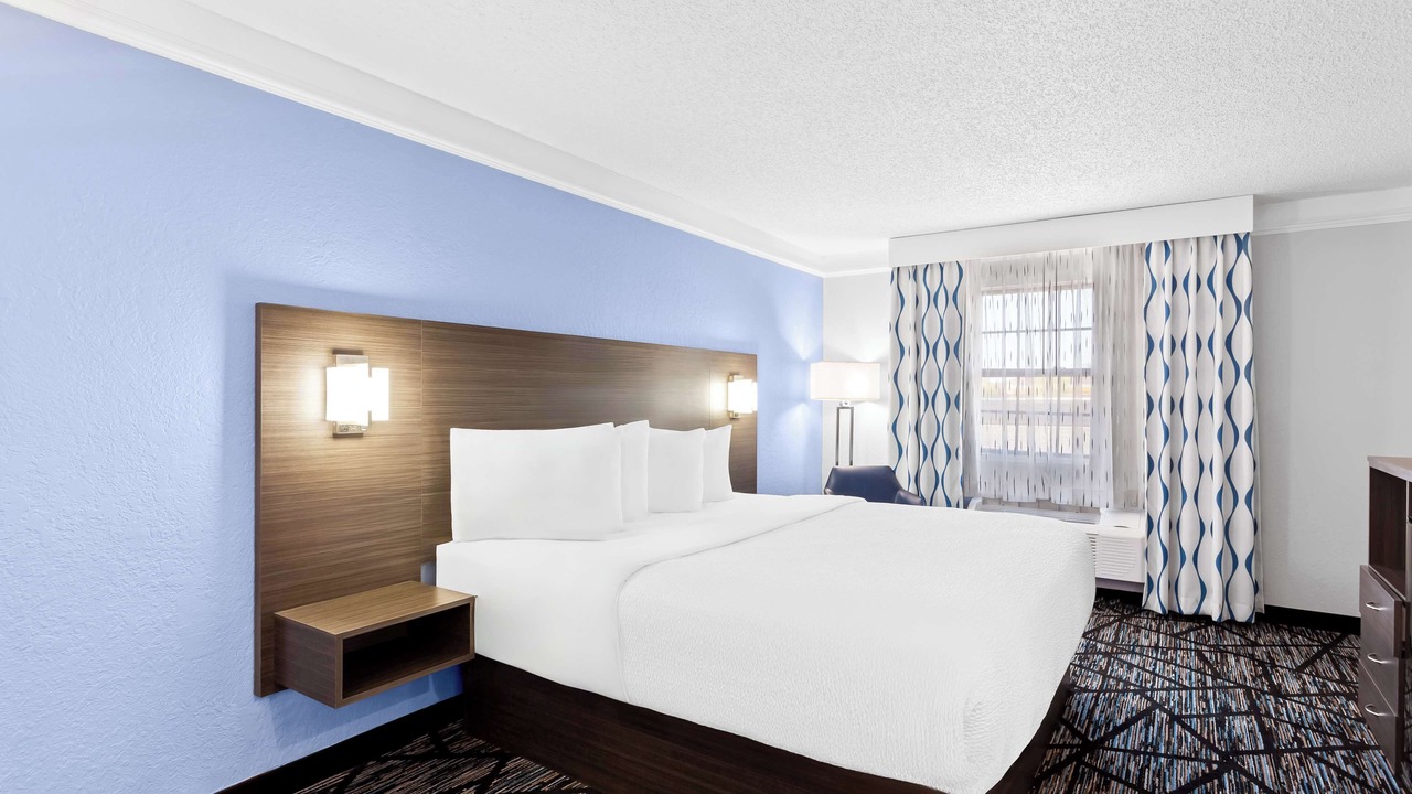 Photo of Bedroom in Schaumburg