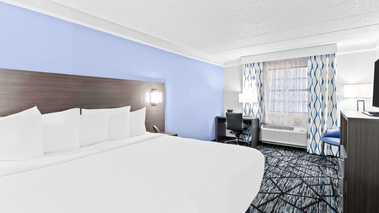 Photo of Bedroom in Schaumburg
