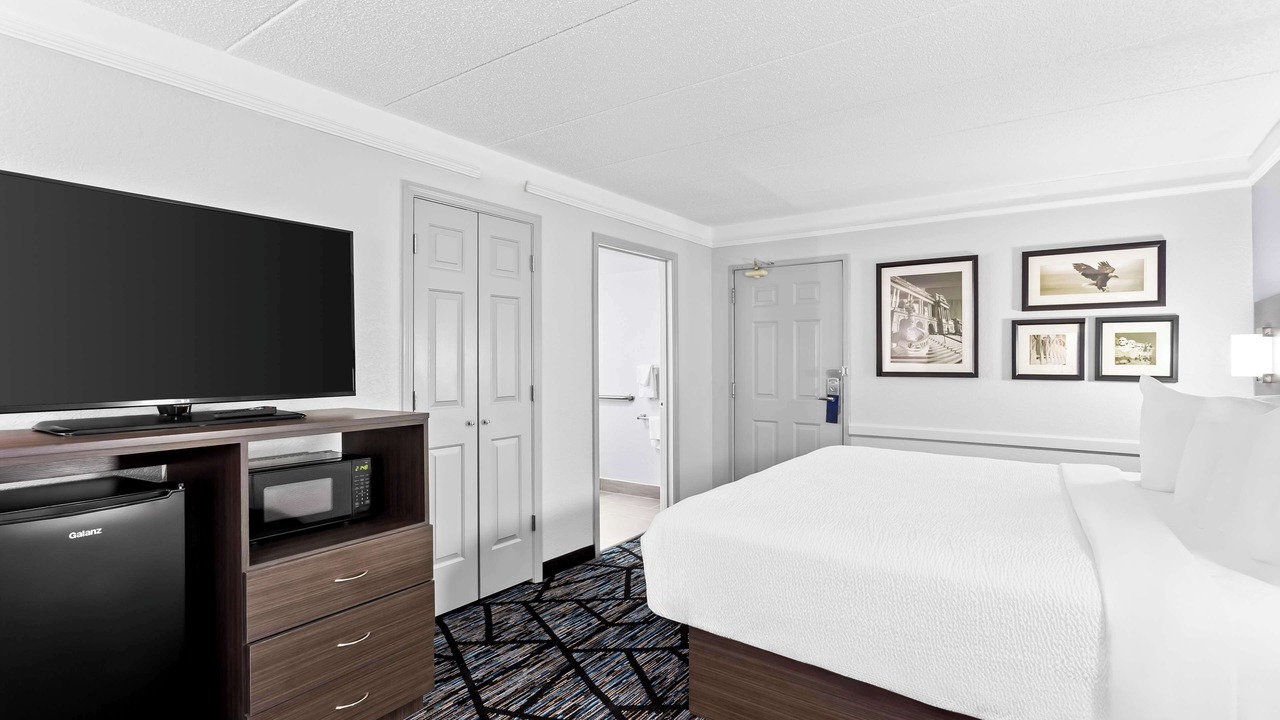 Photo of Bedroom in Schaumburg