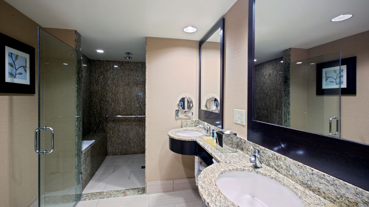 Photo of Bedroom in Glen Ellyn