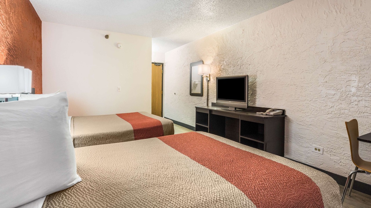 Photo of Bedroom in Elk Grove Village