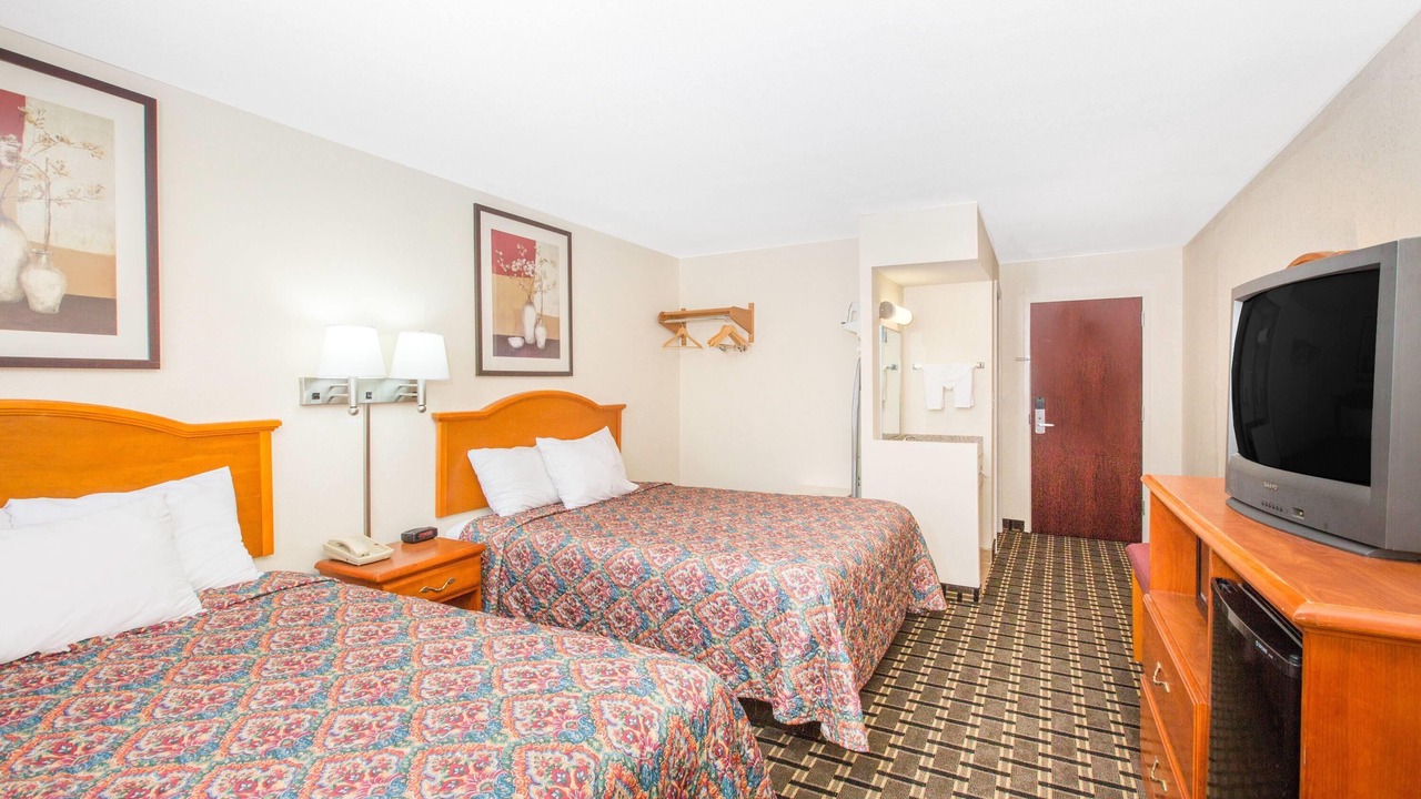 Photo of Bedroom in Effingham