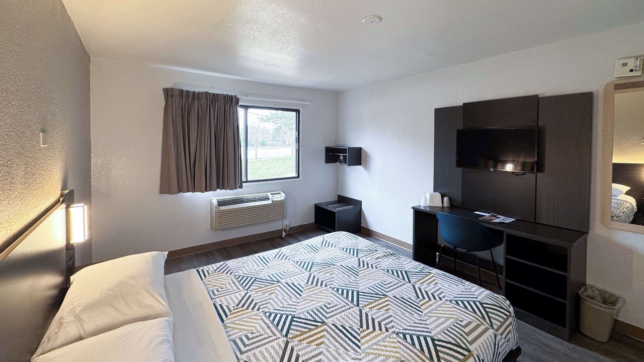 Photo of Bedroom in Glenview