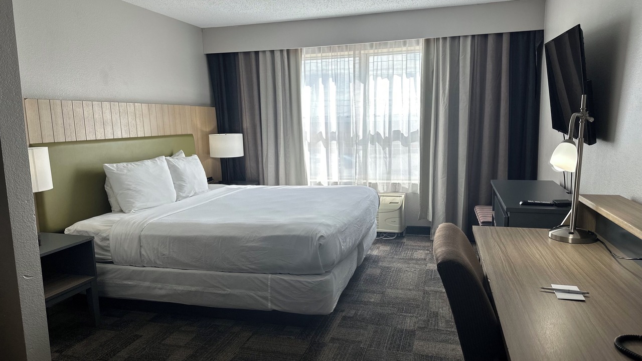 Photo of Bedroom in Bensenville