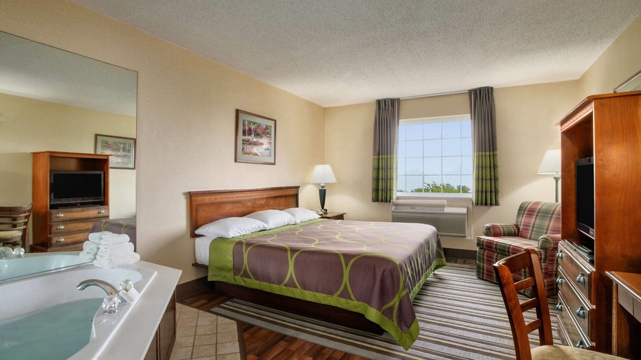 Photo of Bedroom in Grayville