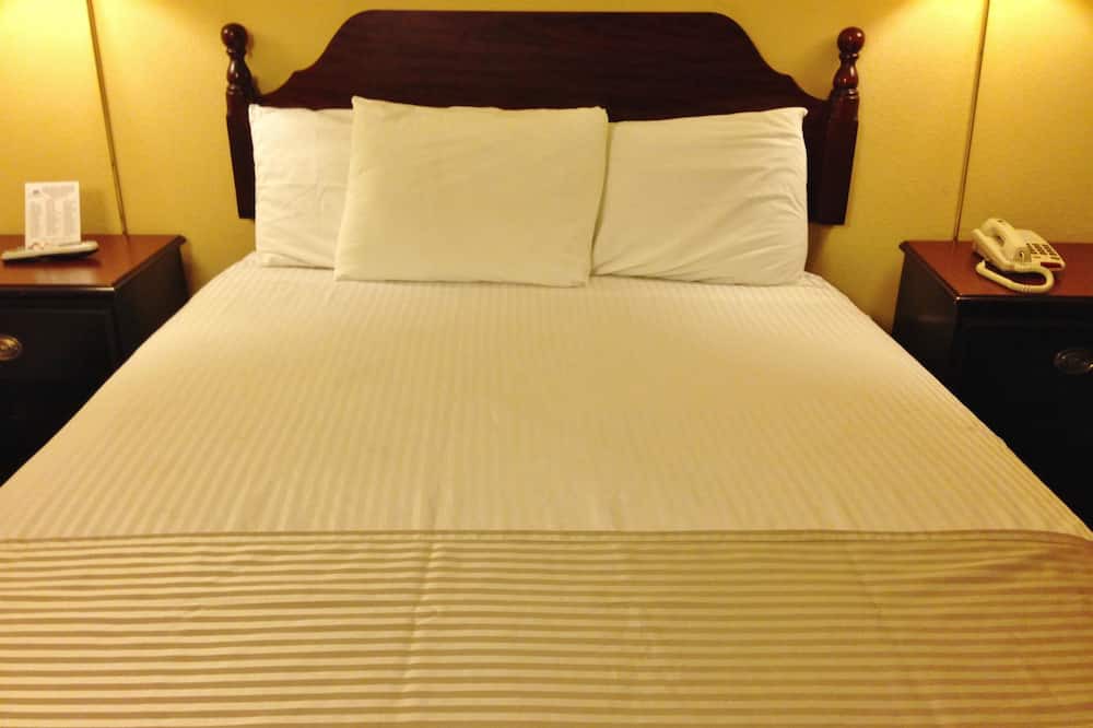 Photo of Bedroom in Macomb