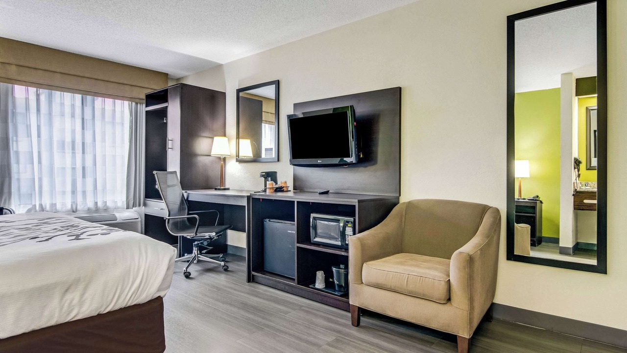 Photo of Bedroom in Lansing