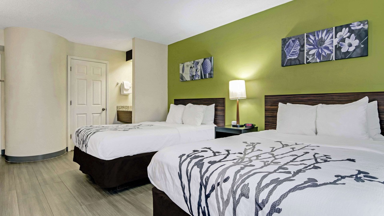 Photo of Bedroom in Lansing