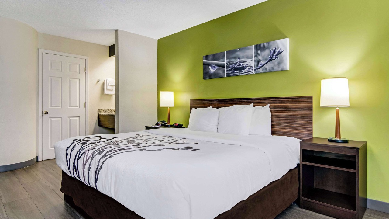 Photo of Bedroom in Lansing