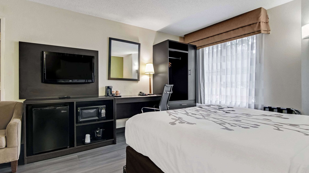 Photo of Bedroom in Lansing