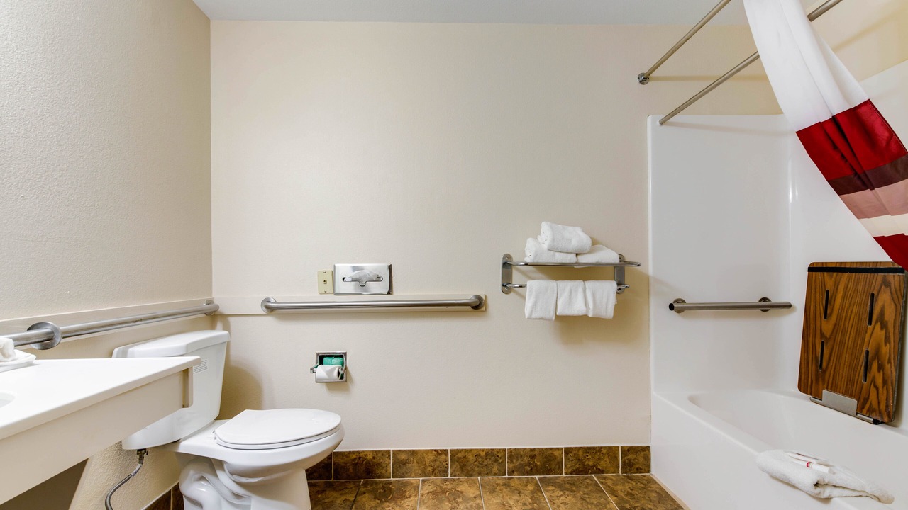 Photo of Bathroom in Monee