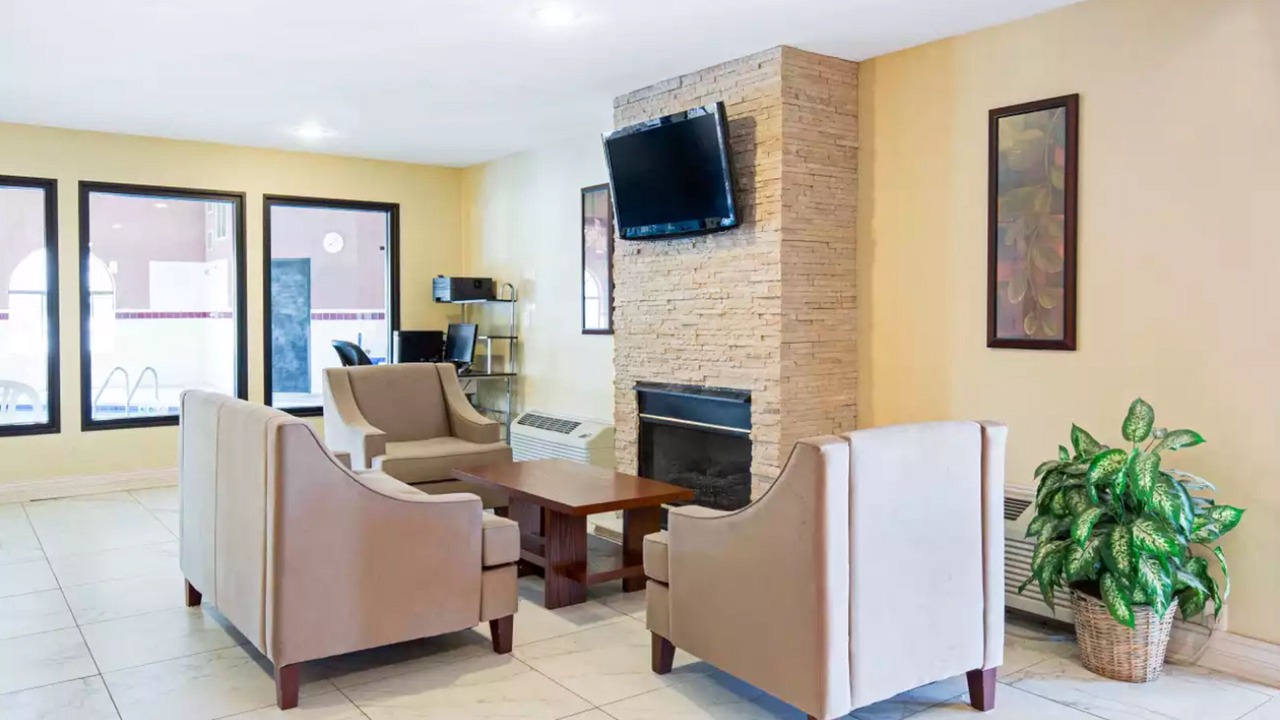 Photo of Livingroom in Monee