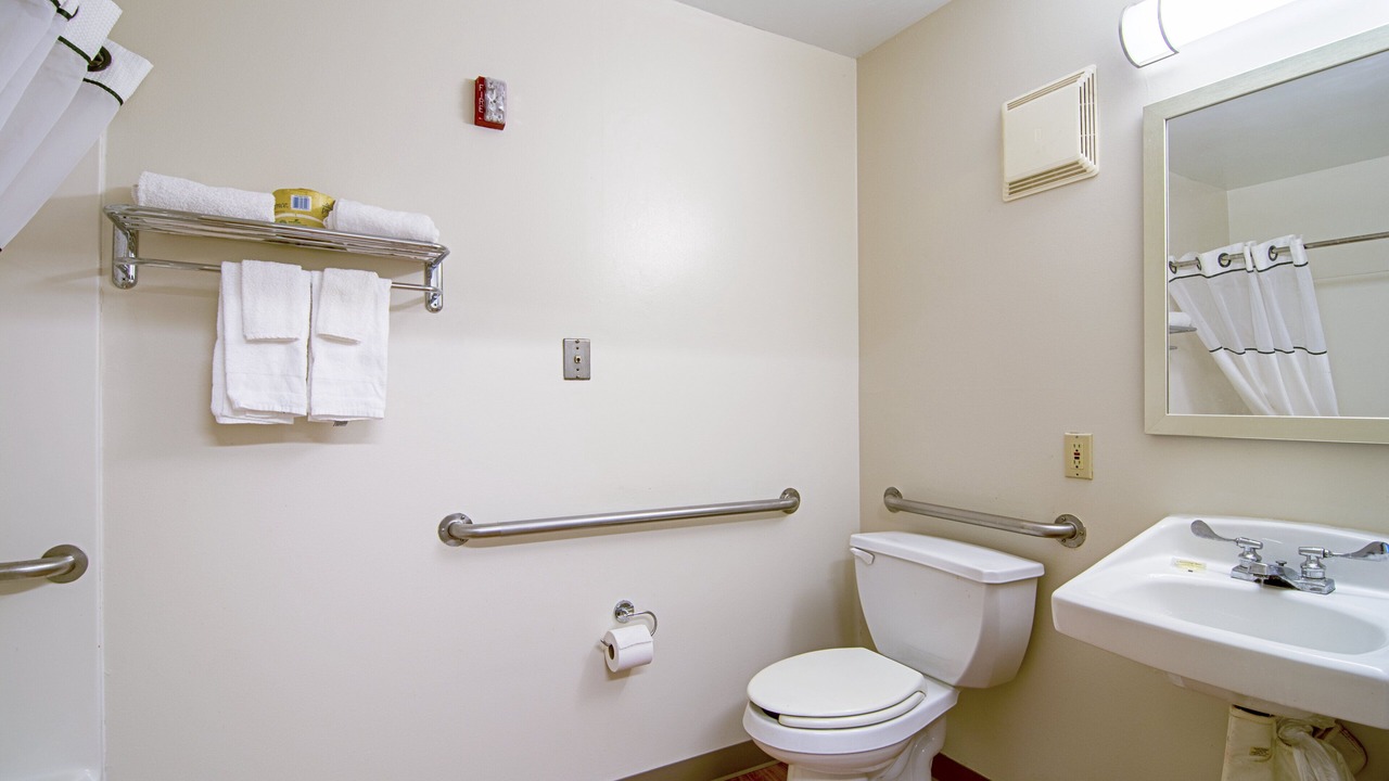 Photo of Bathroom in Waukegan