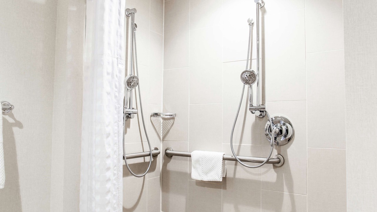 Photo of Bathroom in Russell