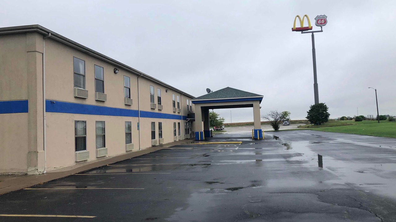 Photo of Buildings in Chenoa