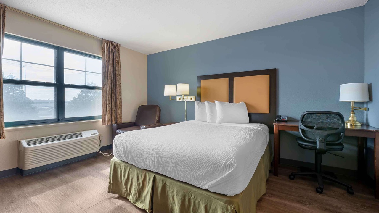 Photo of Bedroom in Romeoville