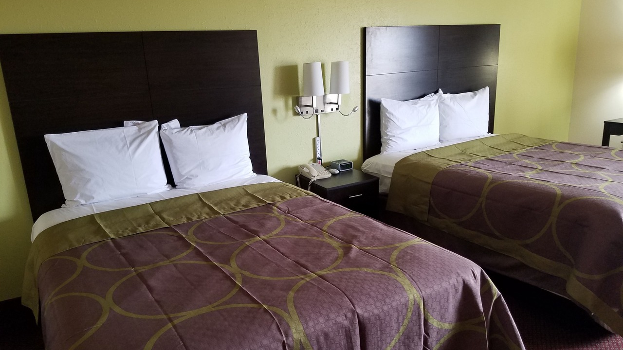 Photo of Bedroom in Galesburg