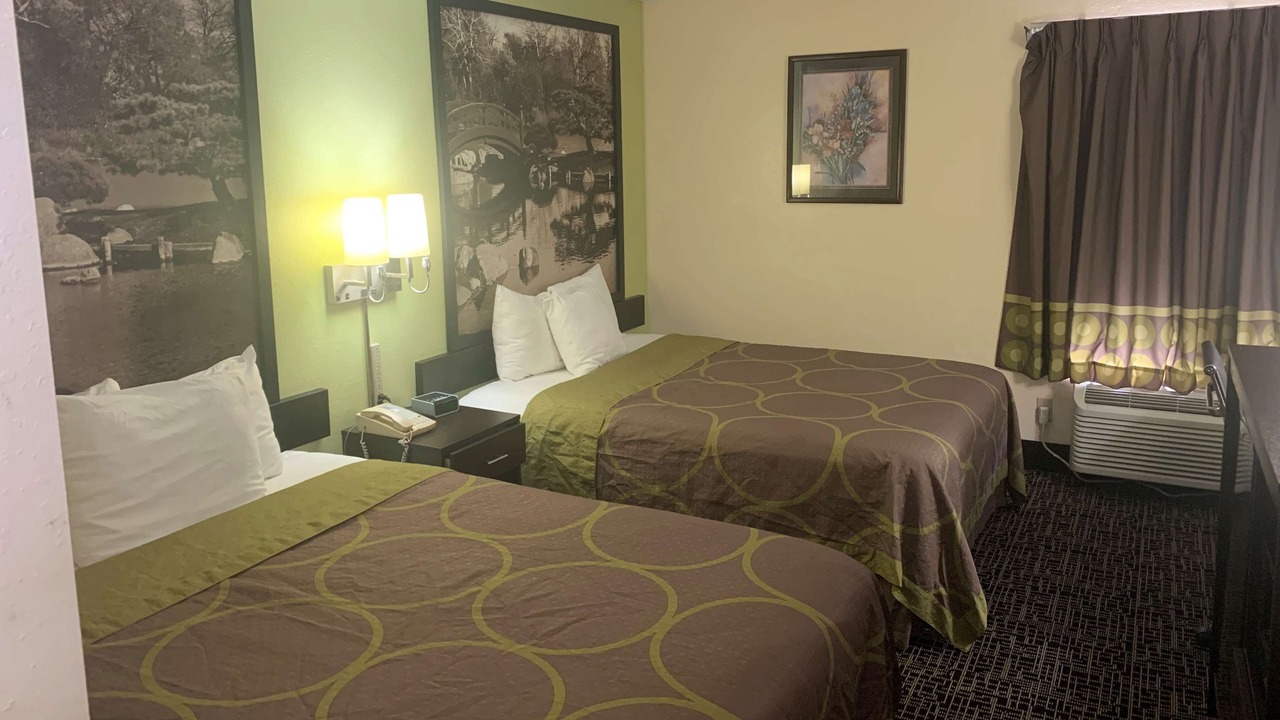Photo of Bedroom in Galesburg