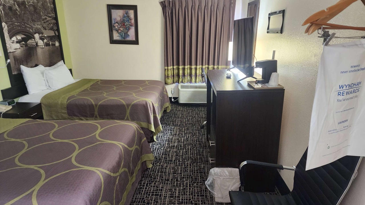Photo of Bedroom in Galesburg