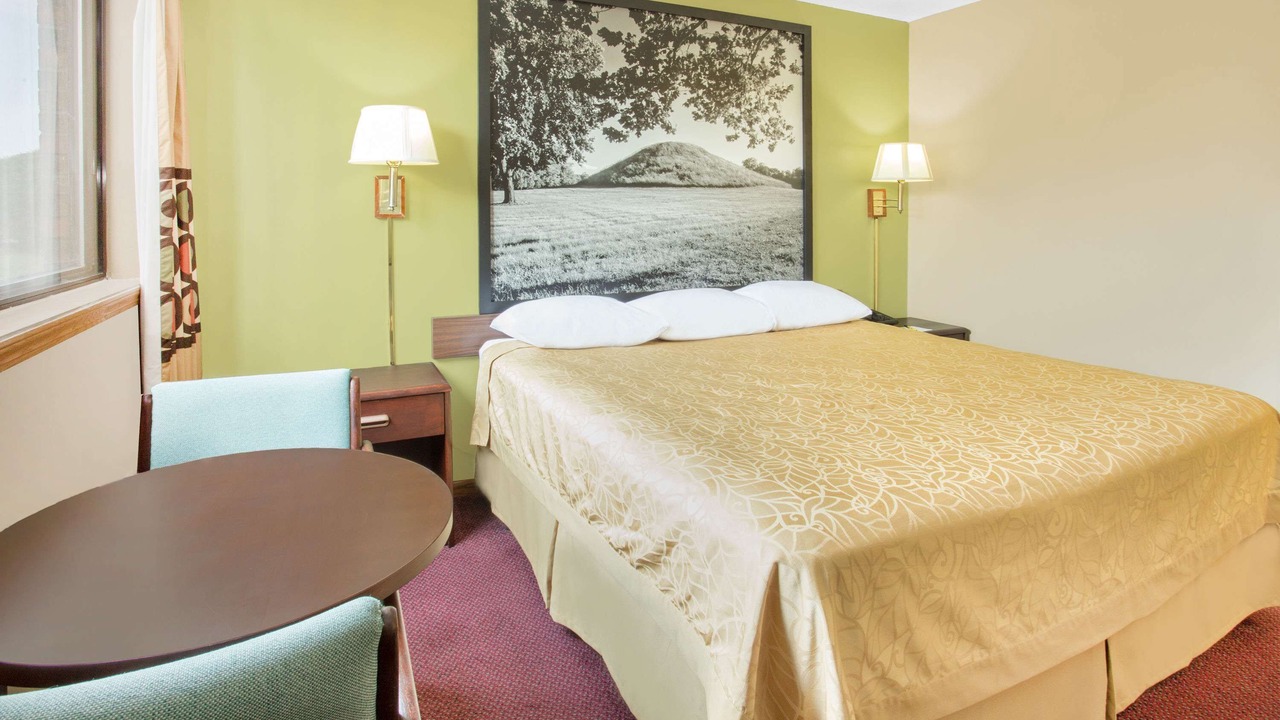 Photo of Bedroom in Normal