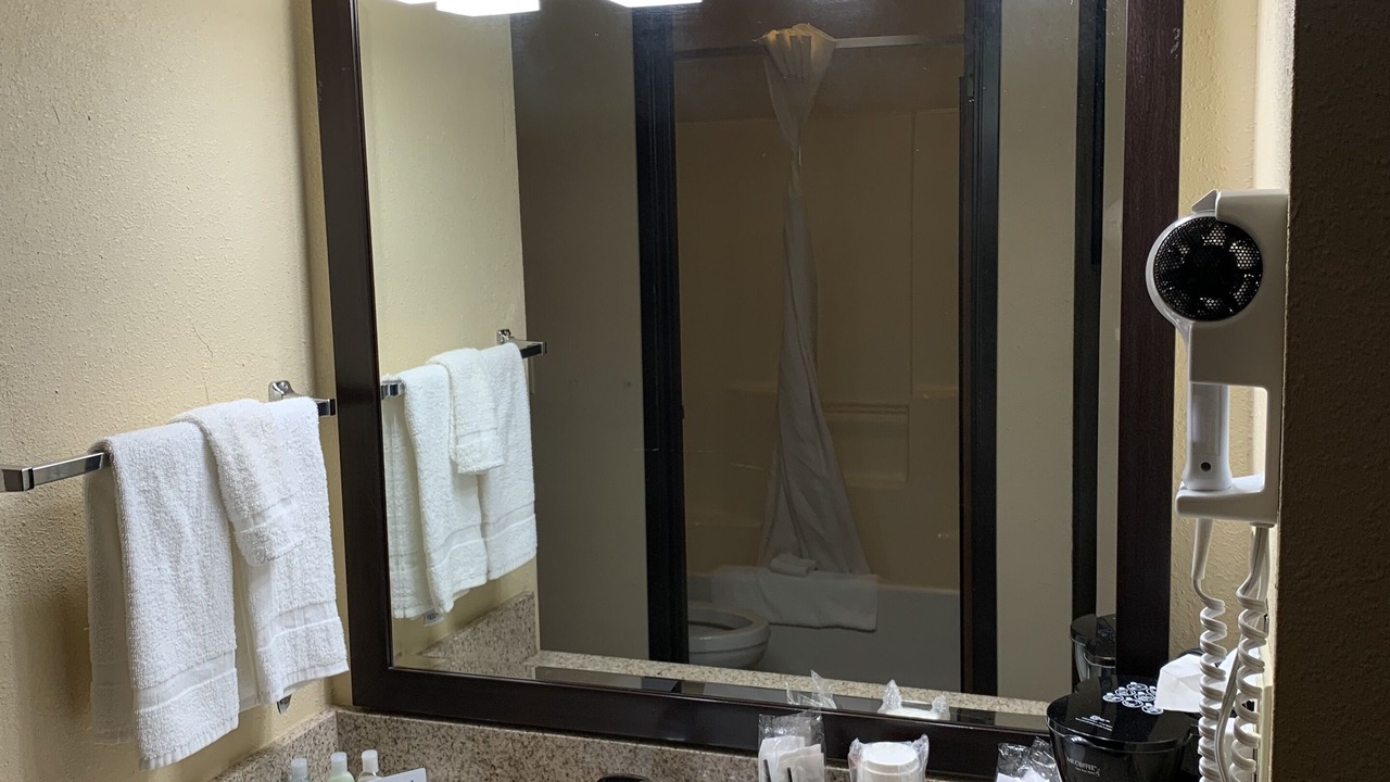 Photo of Bedroom in Macomb