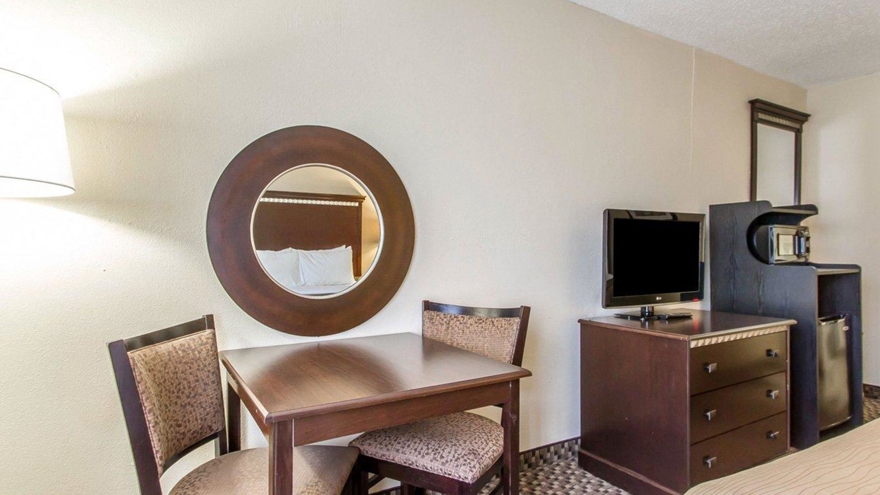 Photo of Bedroom in Macomb